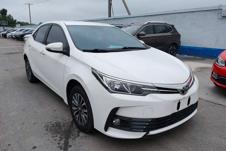 Used Toyota Corolla 2017 Revised Version 1.2T S-CVT GL Front Right 45 Deg