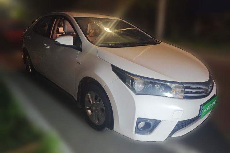 Used Toyota Corolla 2017 1.6L CVT GL Front Right 45 Deg