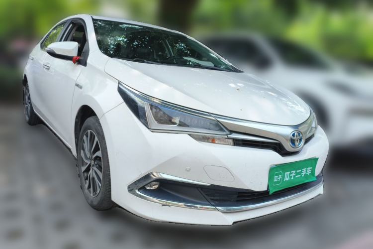 Used Toyota Corolla 2017 Revised Dual-Engine 1.8L E-CVT Leading Edition Front Right 45 Deg