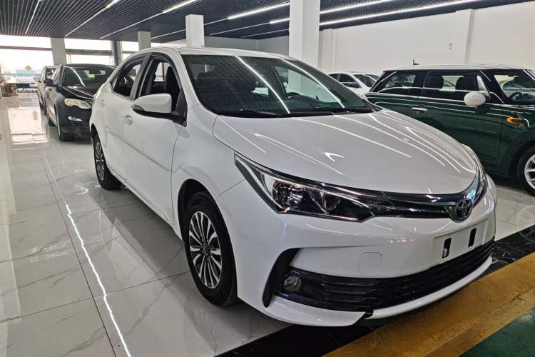Used Toyota Corolla 2017 Revised Version 1.2T S-CVT GL-i Front Right 45 Deg