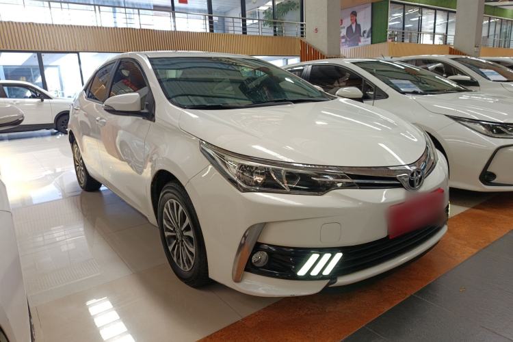 Used Toyota Corolla 2017 Revised Version 1.2T S-CVT GL Front Right 45 Deg