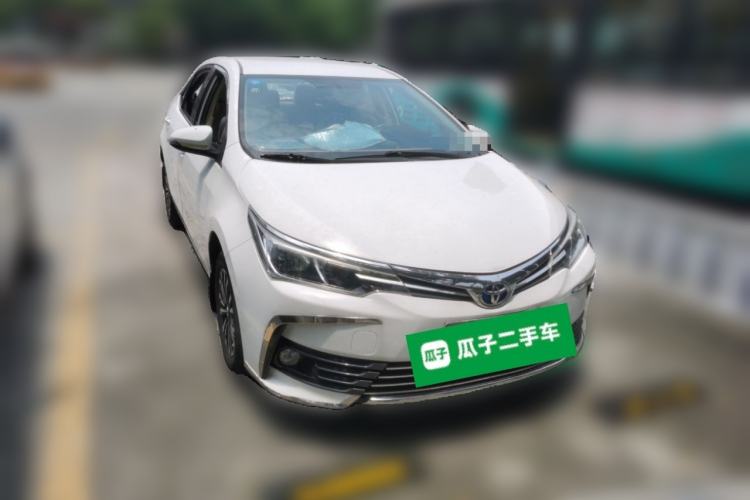 Used Toyota Corolla 2017 Revised Version 1.2T S-CVT GL Front Right 45 Deg