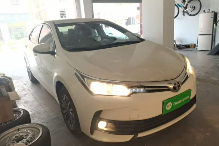 Used Toyota Corolla 2017 Revised Version 1.2T S-CVT GL Front Right 45 Deg