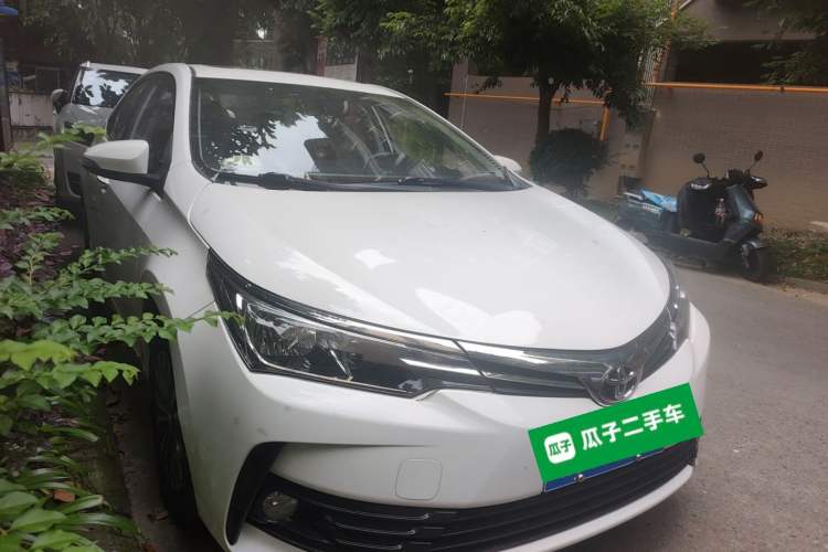 Used Toyota Corolla 2017 Revised Version 1.2T S-CVT GL-i Leather Edition Front Right 45 Deg