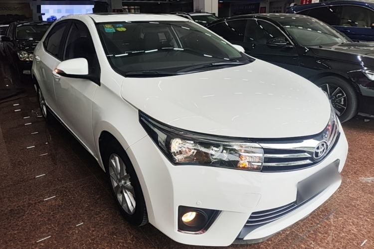 Used Toyota Corolla 2017 1.2T CVT GL-i Leather Edition Front Right 45 Deg
