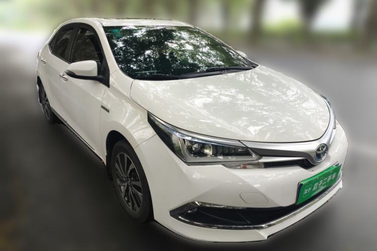 Used Toyota Corolla 2017 Revised Dual-Engine 1.8L E-CVT Luxury Edition Front Right 45 Deg