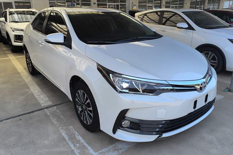 Used Toyota Corolla 2017 Revised Version 1.2T S-CVT GL-i Front Right 45 Deg