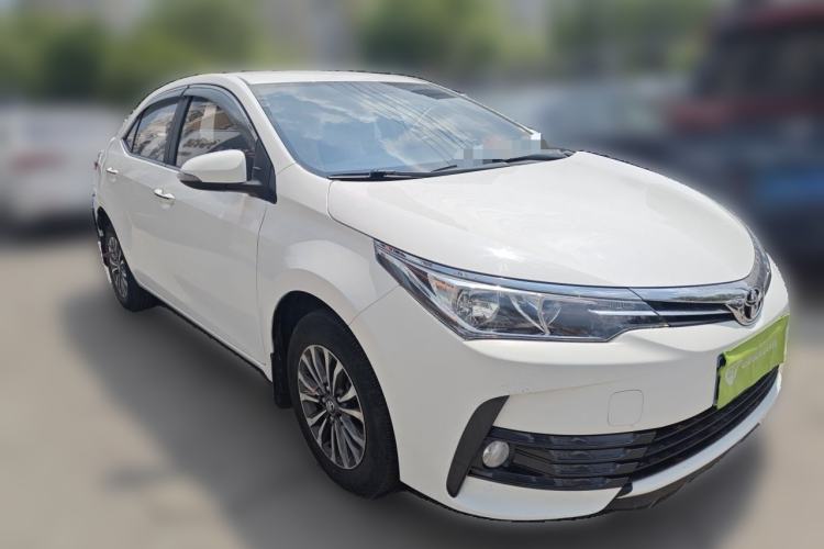 Used Toyota Corolla 2017 Revised Version 1.2T S-CVT GL Front Right 45 Deg