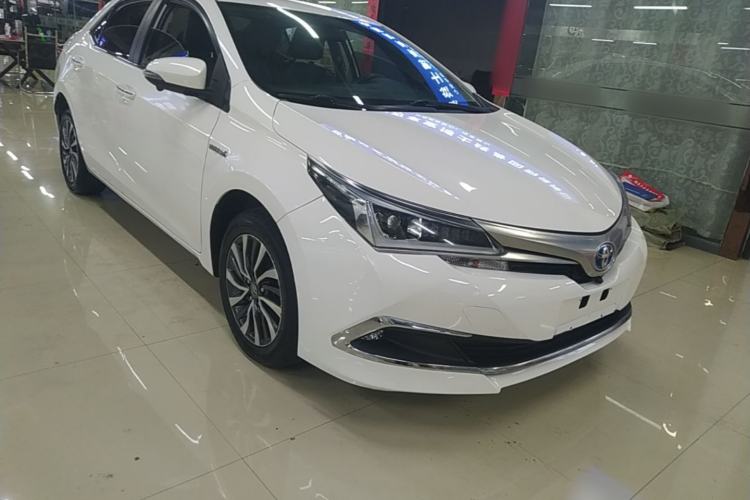 Used Toyota Corolla 2017 Revised Dual-Engine 1.8L E-CVT Leading Edition Front Right 45 Deg
