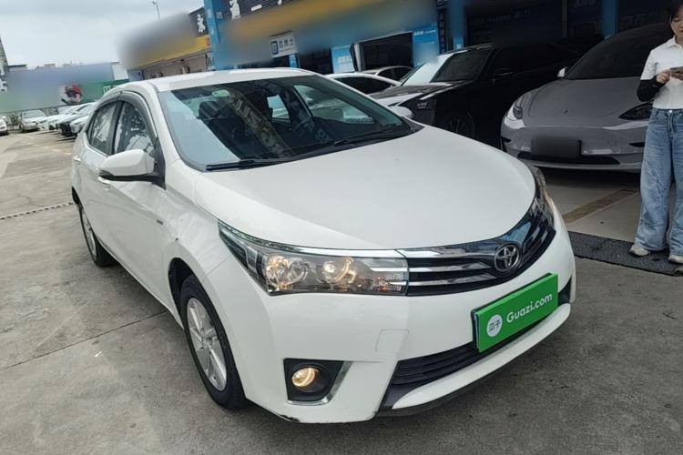 Used Toyota Corolla 2017 1.6L CVT GL Front Right 45 Deg