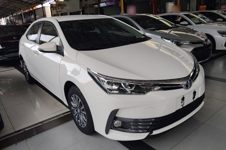 Used Toyota Corolla 2017 Revised Version 1.2T S-CVT GL Front Right 45 Deg