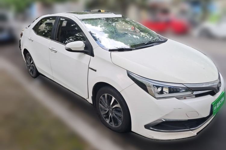 Used Toyota Corolla 2017 Revised Dual-Engine 1.8L E-CVT Luxury Edition Front Right 45 Deg