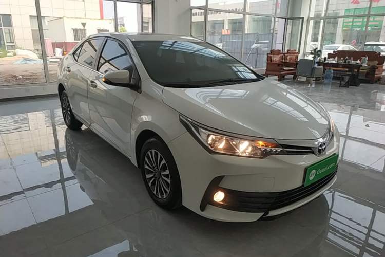 Used Toyota Corolla 2017 Revised Version 1.2T S-CVT GL-i Front Right 45 Deg