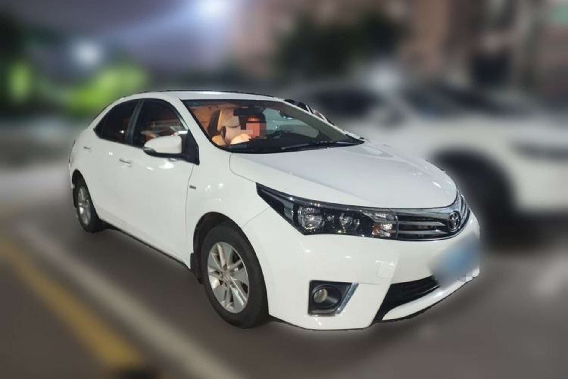 Used Toyota Corolla 2017 1.6L CVT GL Front Right 45 Deg
