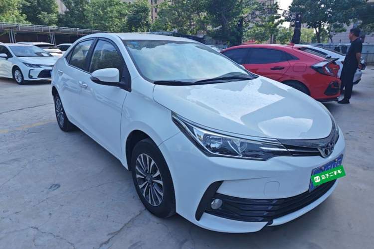 Used Toyota Corolla 2017 Revised Version 1.2T S-CVT GL Front Right 45 Deg