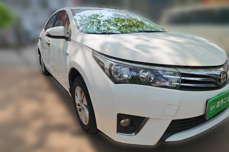 Used Toyota Corolla 2017 1.6L CVT GL Front Right 45 Deg