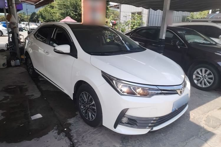 Used Toyota Corolla 2017 Revised Version 1.2T S-CVT GL-i Front Right 45 Deg