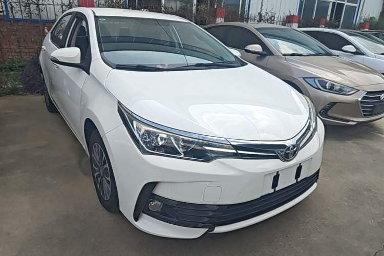 Used Toyota Corolla 2017 Revised Version 1.2T S-CVT GL Front Right 45 Deg