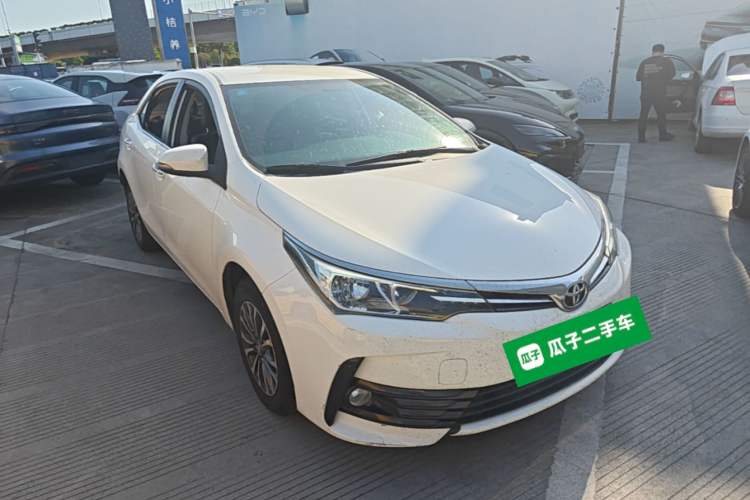 Used Toyota Corolla 2017 Revised Version 1.2T S-CVT GL Front Right 45 Deg