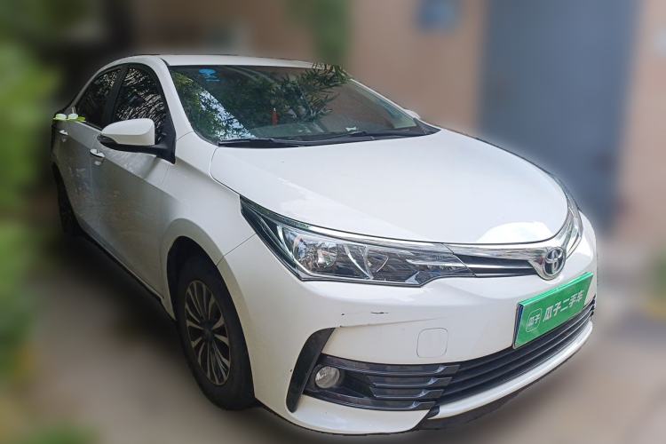 Used Toyota Corolla 2017 Revised Version 1.2T S-CVT GL Front Right 45 Deg