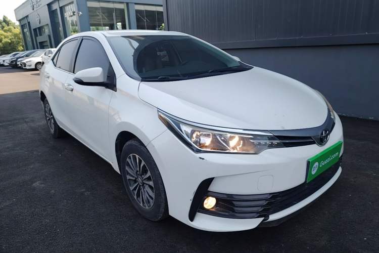 Used Toyota Corolla 2017 Revised Version 1.2T S-CVT GL Front Right 45 Deg
