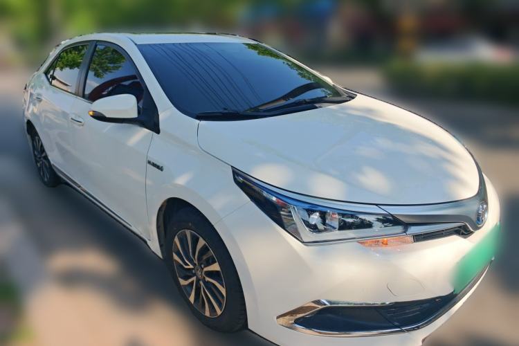Used Toyota Corolla 2017 Revised Dual-Engine 1.8L E-CVT Elite Edition Front Right 45 Deg