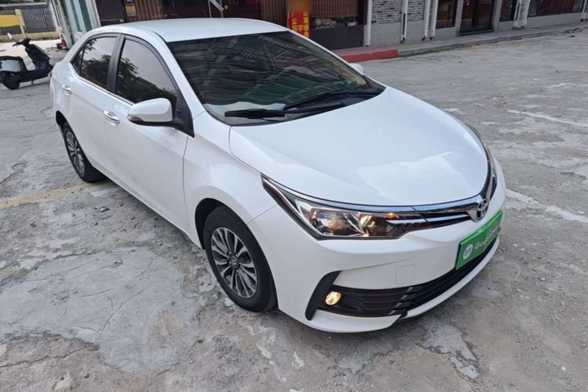 Used Toyota Corolla 2017 Revised Version 1.2T S-CVT GL Front Right 45 Deg