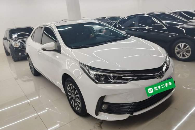 Used Toyota Corolla 2017 Revised Version 1.2T S-CVT GL-i Front Right 45 Deg