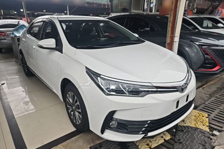 Used Toyota Corolla 2017 Revised Version 1.2T S-CVT GL-i Front Right 45 Deg