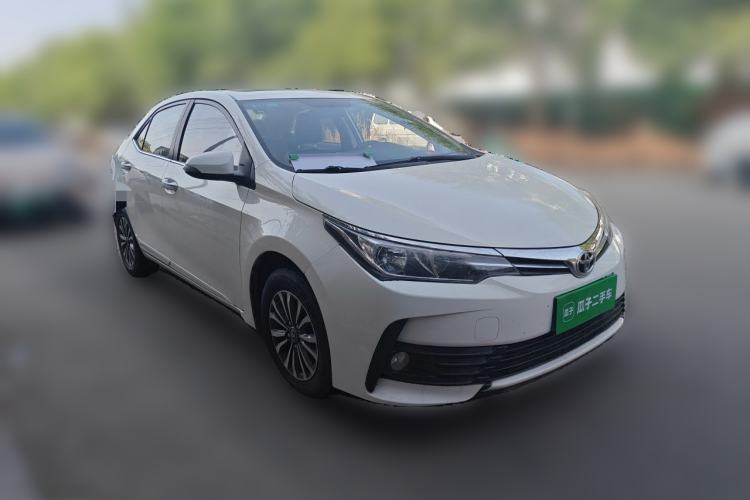 Used Toyota Corolla 2017 Revised Version 1.2T S-CVT GL-i Front Right 45 Deg