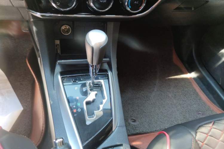 Used Toyota Corolla 2017 Revised Version 1.6L S-CVT GL Gear Lever