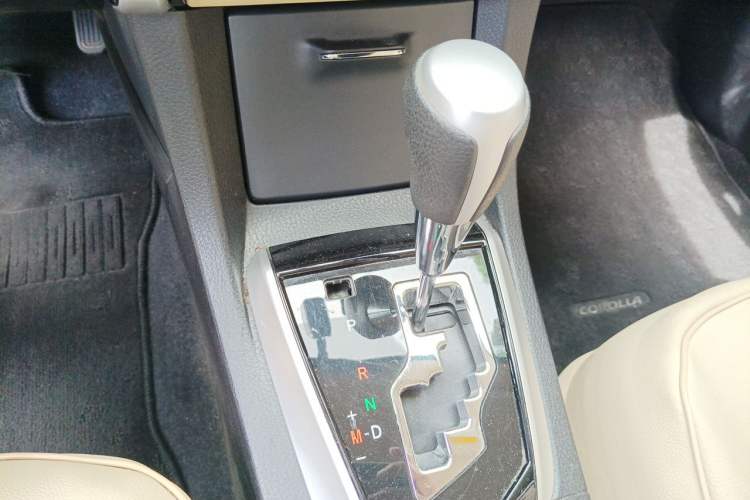 Used Toyota Corolla 2017 Revised Version 1.2T S-CVT GL Gear Lever