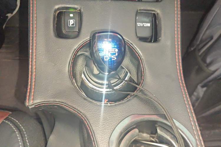 Used Toyota Corolla 2017 Revised Dual-Engine 1.8L E-CVT Elite Edition Gear Lever