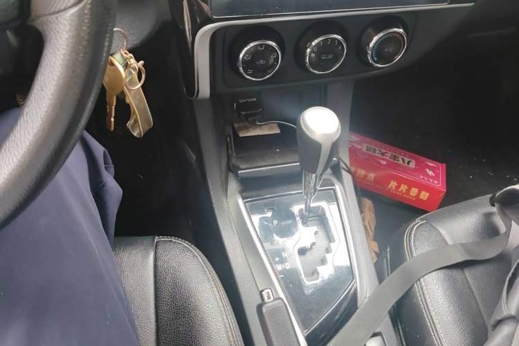 Used Toyota Corolla 2017 Revised Version 1.2T S-CVT GL Gear Lever