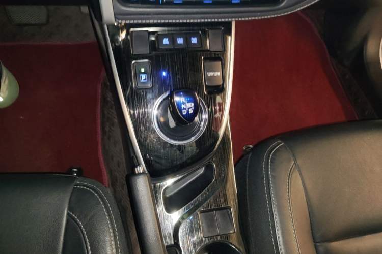 Used Toyota Corolla 2017 Revised Dual-Engine 1.8L E-CVT Elite Edition Gear Lever