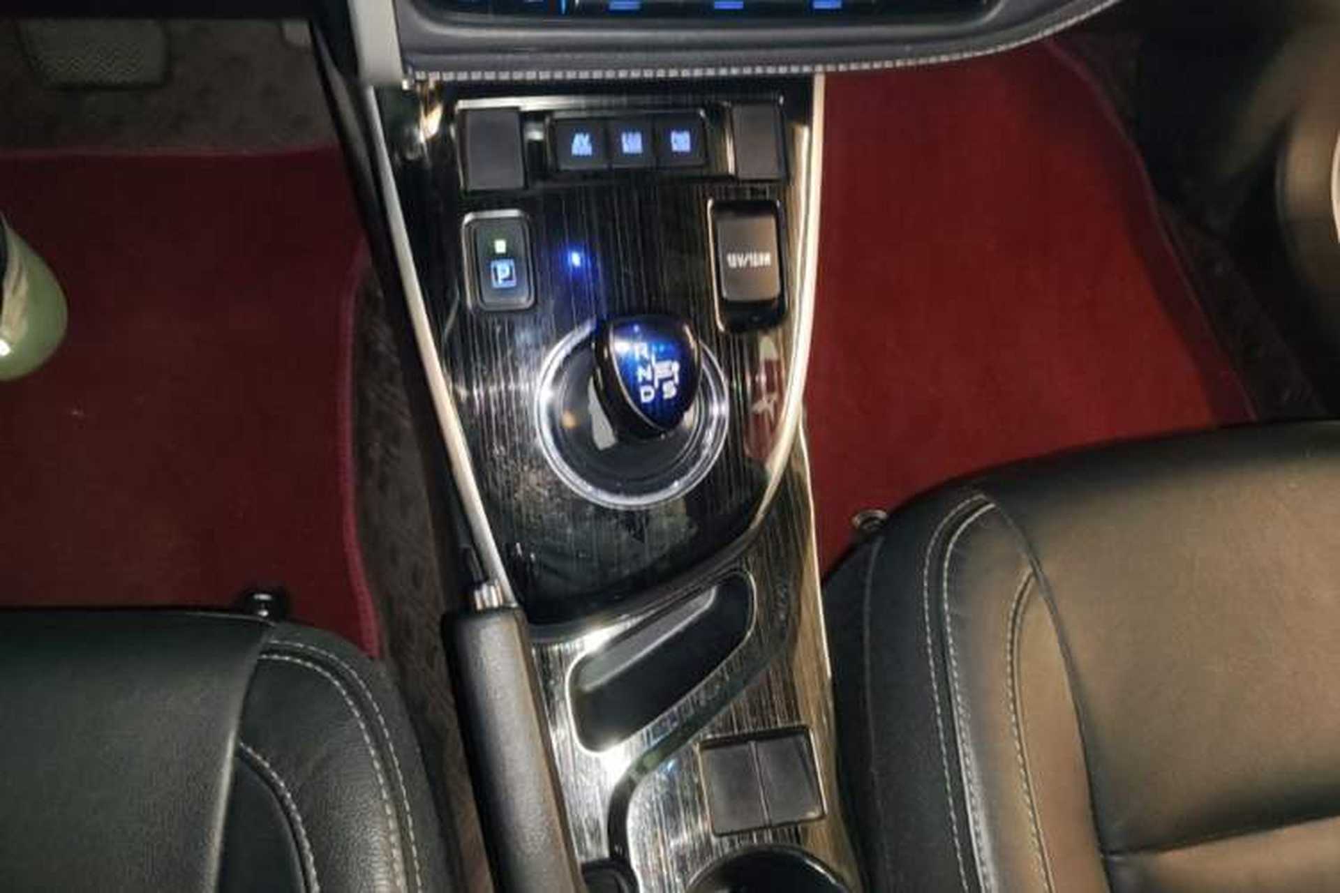 Used Toyota Corolla 2017 Revised Dual-Engine 1.8L E-CVT Elite Edition Gear Lever