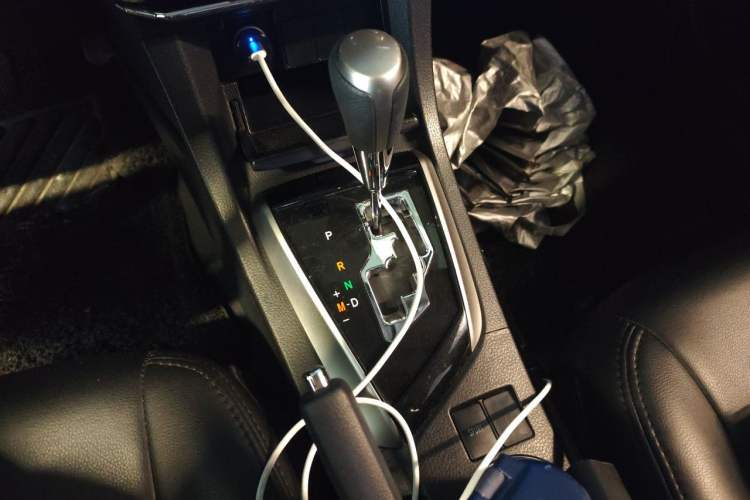 Used Toyota Corolla 2017 Revised Version 1.6L S-CVT GL Gear Lever
