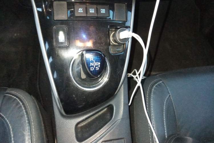 Used Toyota Corolla 2017 Revised Dual-Engine 1.8L E-CVT Elite Edition Gear Lever