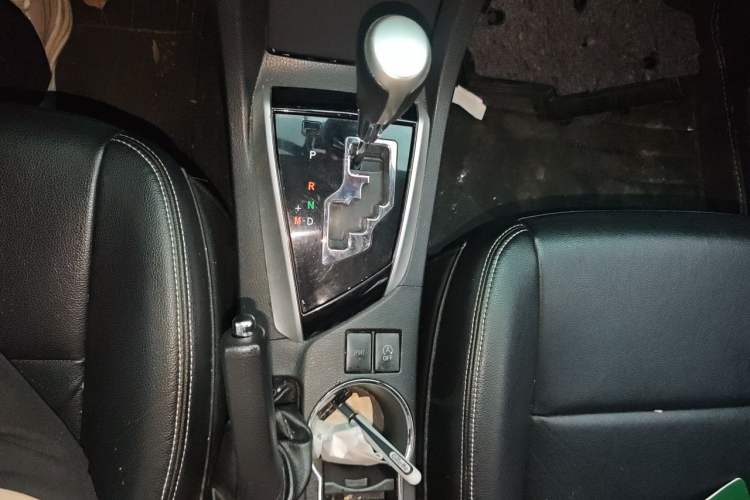 Used Toyota Corolla 2017 Revised Version 1.2T S-CVT GL Gear Lever