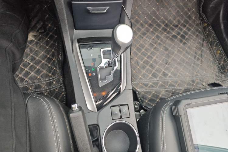 Used Toyota Corolla 2017 Revised Version 1.2T S-CVT GL-i Gear Lever