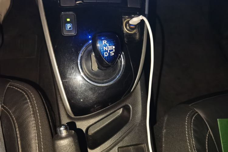 Used Toyota Corolla 2017 Revised Dual-Engine 1.8L E-CVT Elite Edition Gear Lever
