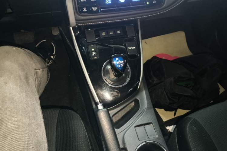 Used Toyota Corolla 2017 Revised Dual-Engine 1.8L E-CVT Leading Edition Gear Lever