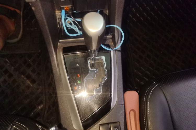 Used Toyota Corolla 2017 Revised Version 1.2T S-CVT GL Gear Lever