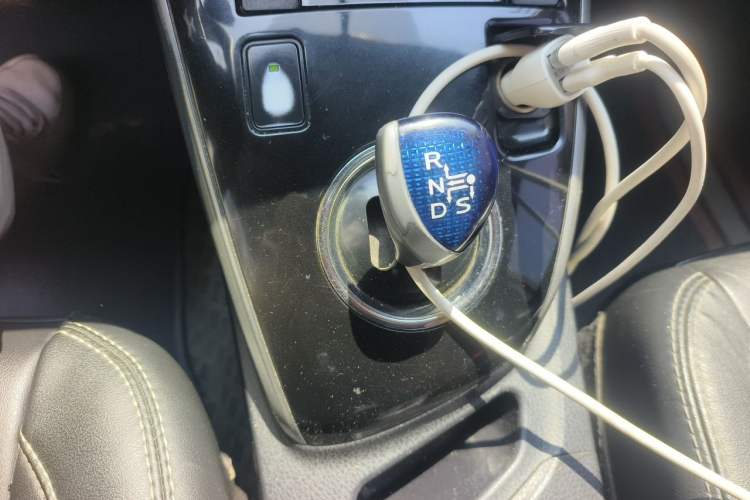 Used Toyota Corolla 2017 Revised Dual-Engine 1.8L E-CVT Elite Edition Gear Lever
