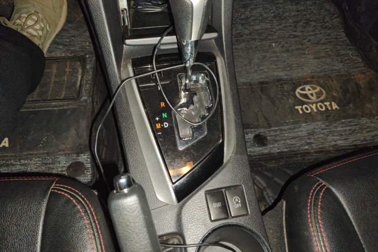 Used Toyota Corolla 2017 Revised Version 1.2T S-CVT GL-i Gear Lever