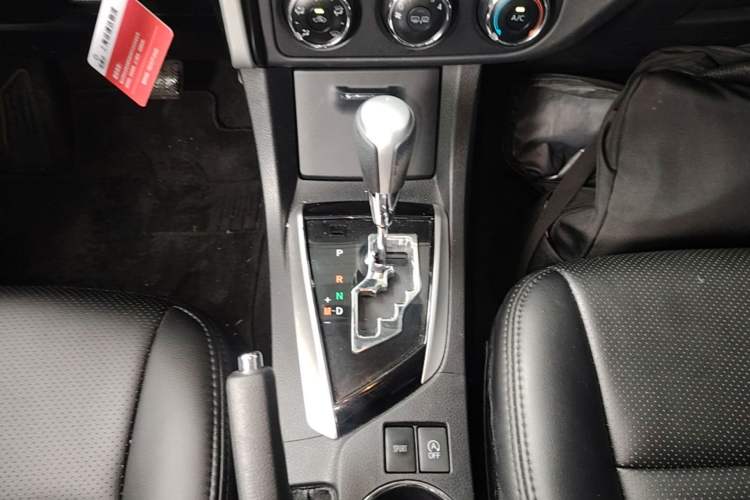 Used Toyota Corolla 2017 Revised Version 1.2T S-CVT GL Gear Lever