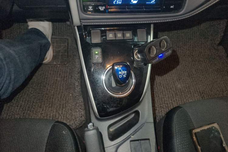 Used Toyota Corolla 2017 Revised Dual-Engine 1.8L E-CVT Leading Edition Gear Lever
