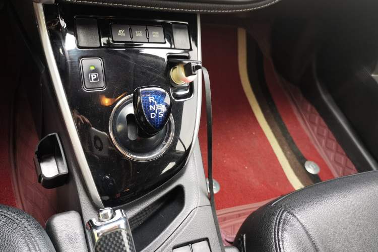 Used Toyota Corolla 2017 Revised Dual-Engine 1.8L E-CVT Leading Edition Gear Lever