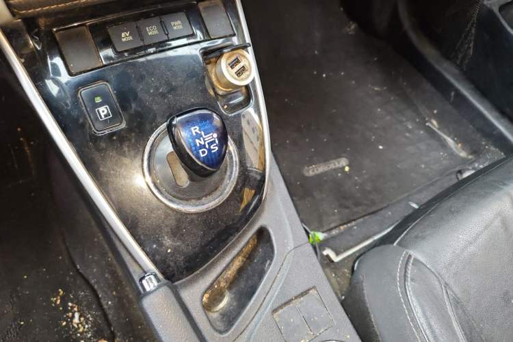 Used Toyota Corolla 2017 Revised Dual-Engine 1.8L E-CVT Elite Edition Gear Lever