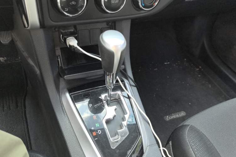 Used Toyota Corolla 2017 Revised Version 1.2T S-CVT GL-i Gear Lever